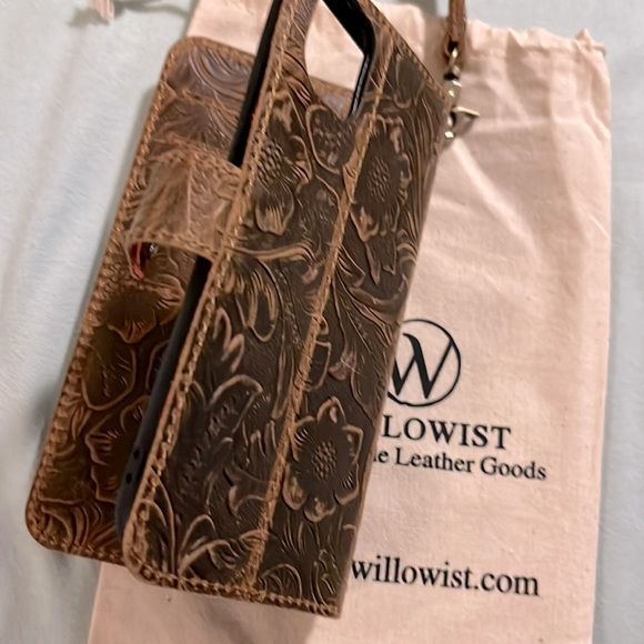 New Leather IPhone 11 wallet case, phone case. - Picture 4 of 10